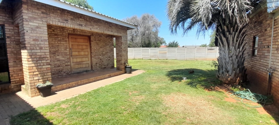 2 Bedroom Property for Sale in Adamayview North West